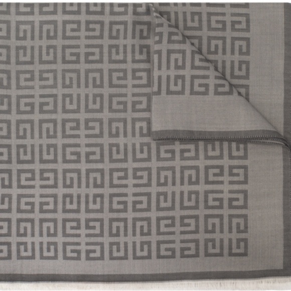 Givenchy scarf - Picture 1 of 4